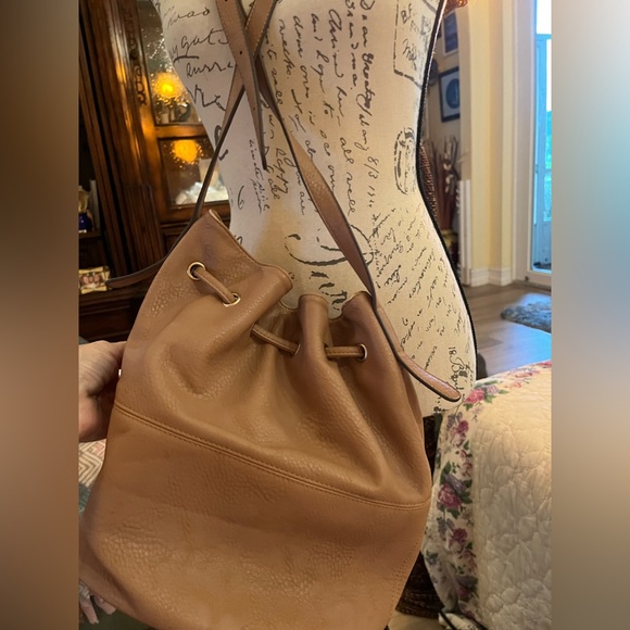 Really cute bucket purse great shape! - Picture 7 of 9